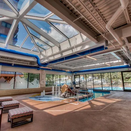 Village Penthouse At Wetterhorn Condo: Ski-In/Out-3